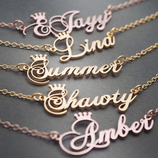 Elegant and Classy collection of custom made nameplate chains, from customizedbling.net.  Trendy urban fashion for women and girls, and the most searched gift or present for female loved ones of 2019.  Fast and reliable shipping to Canada, the USA, UK +!